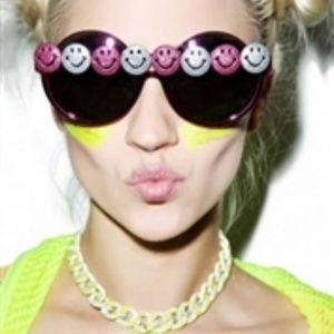 GASOLINE GLAMOUR HAPPY GLITTER PEEKABOO GLASSES😄😈😄